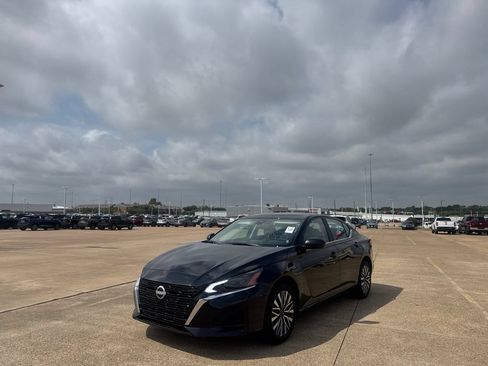 Certified 2026 Nissan Altima 2.5 SV AWD/4WD image 8