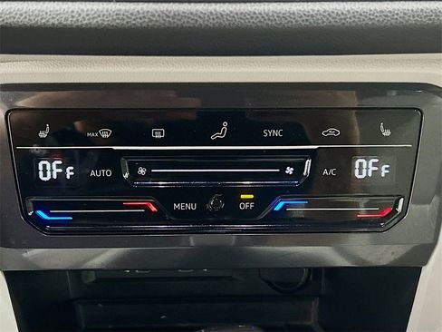 Used 2023 Volkswagen Tiguan SE R-Line image 13