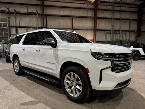 Used 2023 Chevrolet Suburban Premier image 2