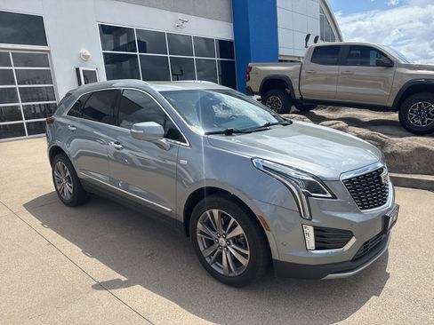 Used 2023 Cadillac XT5 Premium Luxury w/ Technology Package image 3