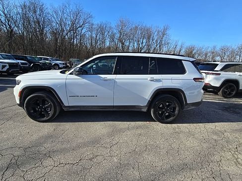 Used 2024 Jeep Grand Cherokee L Limited w/ Luxury Tech Group II image 3