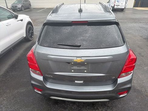 Used 2019 Chevrolet Trax LT w/ LT Convenience Package FWD image 5
