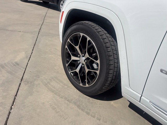 Certified 2023 Jeep Grand Cherokee Summit AWD/4WD image 8