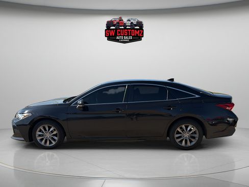 Used 2021 Toyota Avalon XLE FWD image 4