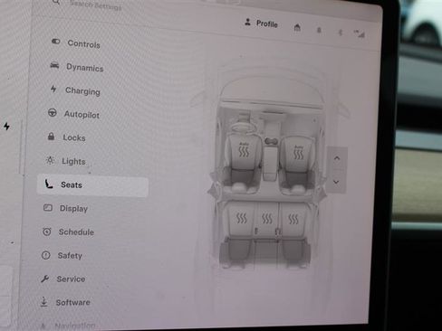 Used 2023 Tesla Model Y Long Range image 18