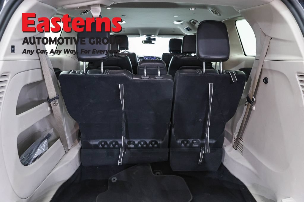Used 2023 Chrysler Pacifica Touring-L FWD image 10