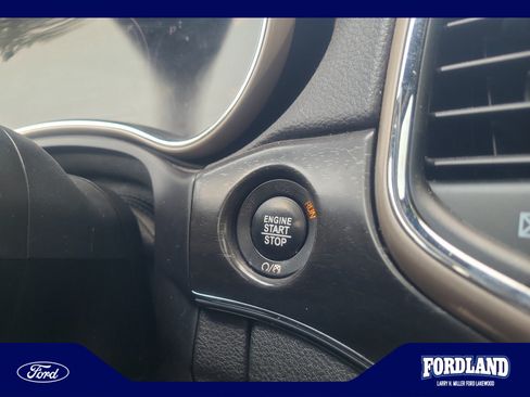 Used 2017 Jeep Grand Cherokee Limited AWD/4WD image 29