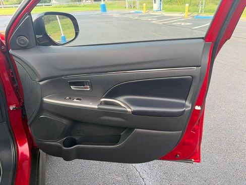 Used 2025 Mitsubishi Outlander Sport ES AWD/4WD image 35