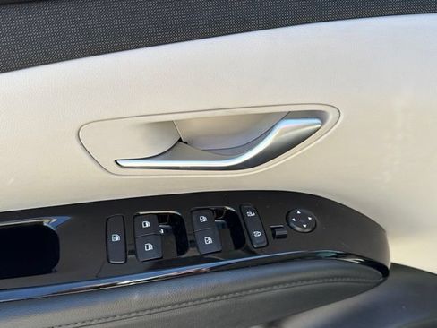 Used 2023 Hyundai Tucson Limited AWD/4WD image 23