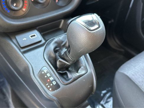 Used 2022 RAM ProMaster City Tradesman w/ Window Group 04 image 25