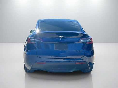 Used 2020 Tesla Model Y Long Range image 6