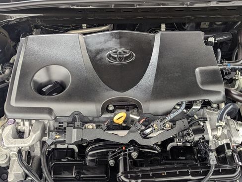 Used 2021 Toyota Camry LE FWD image 9