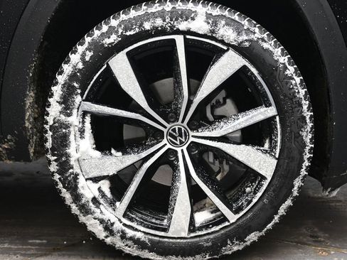 New 2026 Volkswagen Atlas Cross Sport SEL Premium R-Line image 10