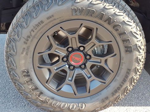 Used 2024 Toyota Tacoma TRD Pro AWD/4WD image 9