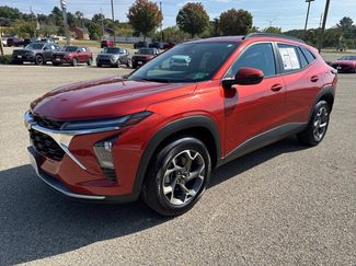 Used 2024 Chevrolet Trax LT w/ Sunroof Package image 1