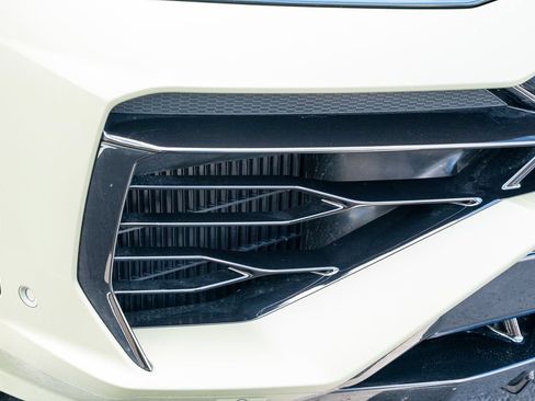 Used 2025 Lamborghini Urus SE AWD/4WD image 11