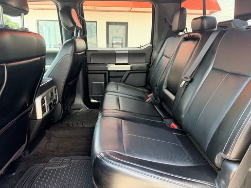 Used 2018 Ford F150 Lariat w/ Equipment Group 502A Luxury AWD/4WD image 13