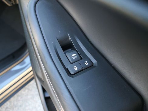 Used 2025 Jeep Grand Cherokee Laredo X w/ Luxury Tech Group I image 21