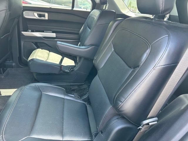 Used 2022 Ford Explorer Limited w/ Equipment Group 301A AWD/4WD image 21