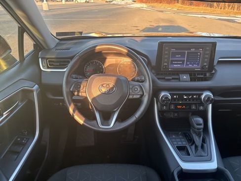 Used 2021 Toyota RAV4 XLE image 23