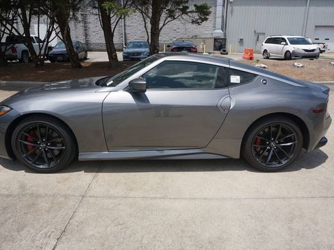Used 2024 Nissan Z Performance w/ Floor Mat Package RWD image 15