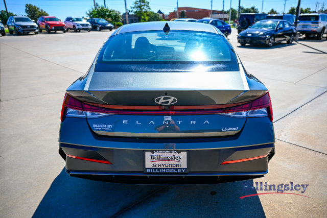 Certified 2025 Hyundai Elantra Limited FWD image 4