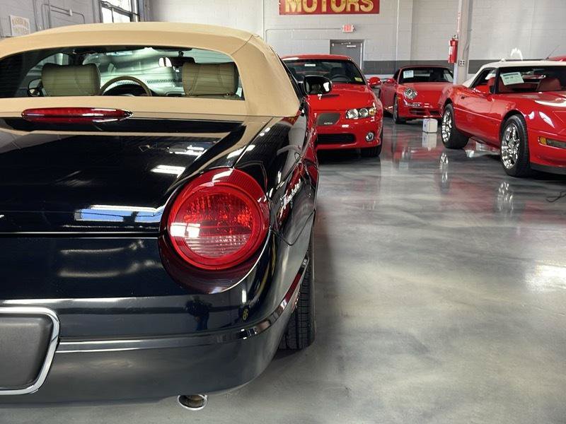 Used 2005 Ford Thunderbird RWD image 12