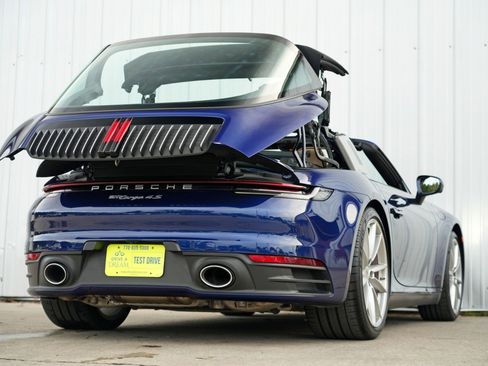 Used 2022 Porsche 911 Targa 4S w/ Premium Package image 57