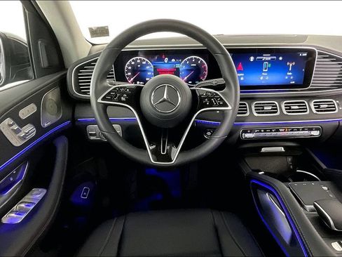 Used 2026 Mercedes-Benz GLS 450 4MATIC image 5