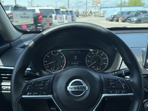 Used 2021 Nissan Altima 2.5 S AWD/4WD image 11