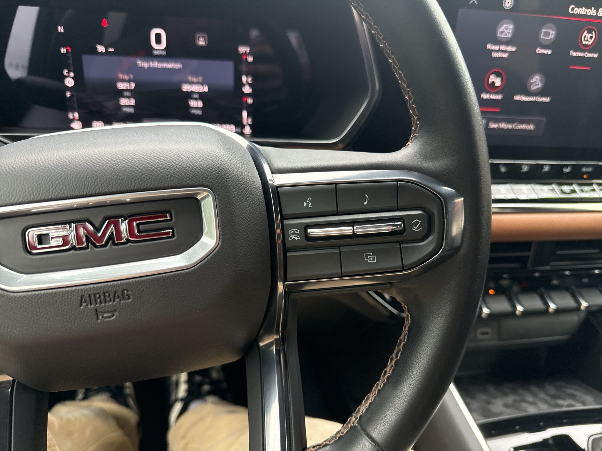 Used 2023 GMC Canyon AT4 w/ Canyon Safety Plus Package AWD/4WD image 25