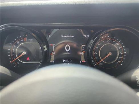 Used 2021 Jeep Wrangler Unlimited Sahara image 6