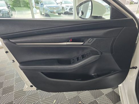 Used 2021 MAZDA MAZDA3 s image 35