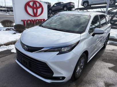 Used 2025 Toyota Sienna XLE