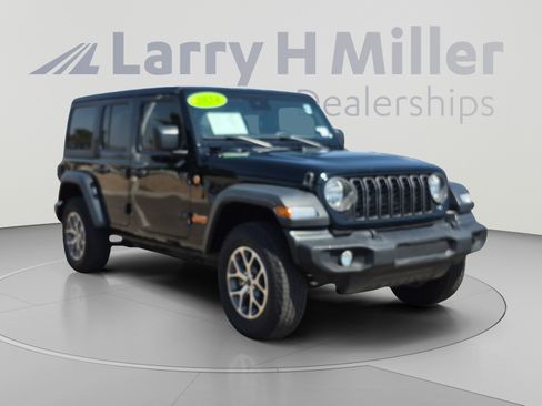 Used 2024 Jeep Wrangler Unlimited Sport AWD/4WD image 7