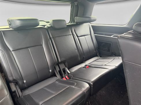 Used 2019 Ford Expedition XLT w/ Equipment Group 202A AWD/4WD image 37