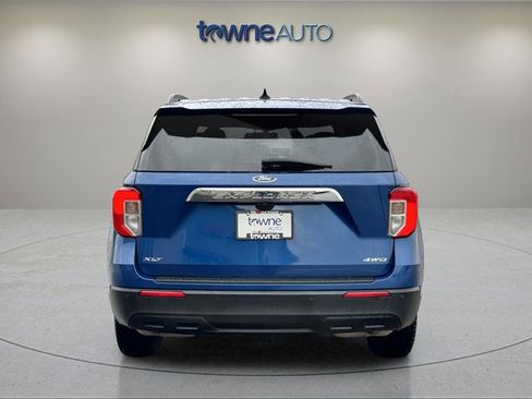 Used 2022 Ford Explorer XLT image 4