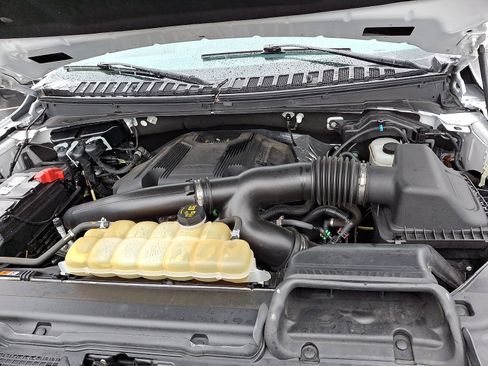 Used 2020 Ford Expedition Limited image 32