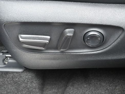 Used 2024 Toyota Highlander Platinum AWD/4WD image 12
