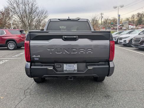 Used 2022 Toyota Tundra SR5 w/ SR5 Convenience Package AWD/4WD image 6