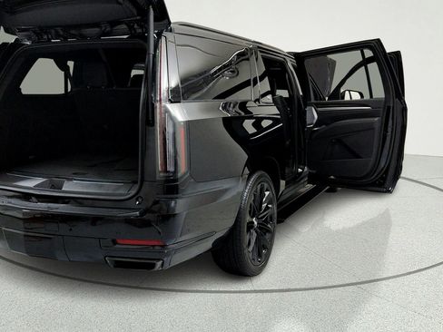 Certified 2026 Cadillac Escalade ESV Platinum Sport AWD/4WD image 12