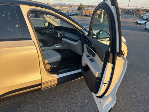 New 2026 Lincoln Nautilus Reserve w/ Jet Appearance Package image 24