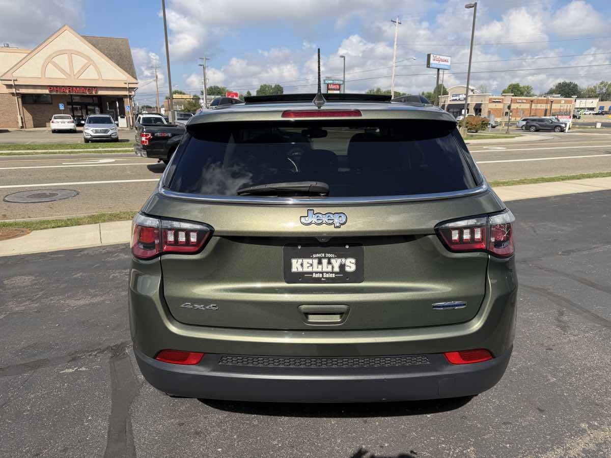 Used 2019 Jeep Compass Latitude AWD/4WD image 4