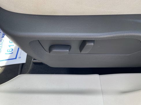 Used 2023 Buick Envision Preferred image 13