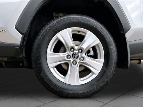 Used 2020 Toyota RAV4 XLE AWD/4WD image 11