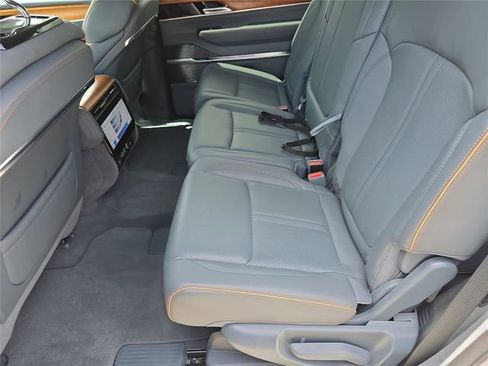 Used 2023 Jeep Grand Wagoneer Series II w/ Flexible Seating Group AWD/4WD image 17
