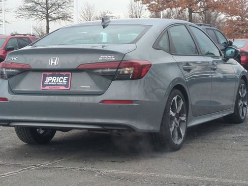 Used 2025 Honda Civic Sport Touring image 5