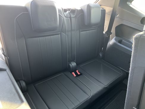 Used 2022 Volkswagen Tiguan SE R-Line FWD image 27