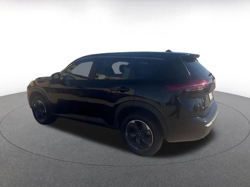 Used 2025 Nissan Rogue SV image 10