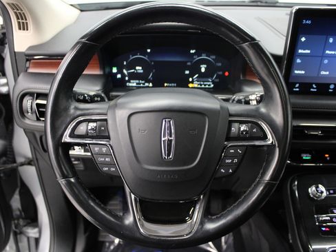 Used 2022 Lincoln Nautilus Reserve image 21